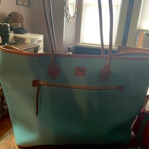 NWOT  Dooney and Bourke large shoulder bag